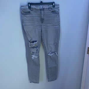 High waisted ripped jeans